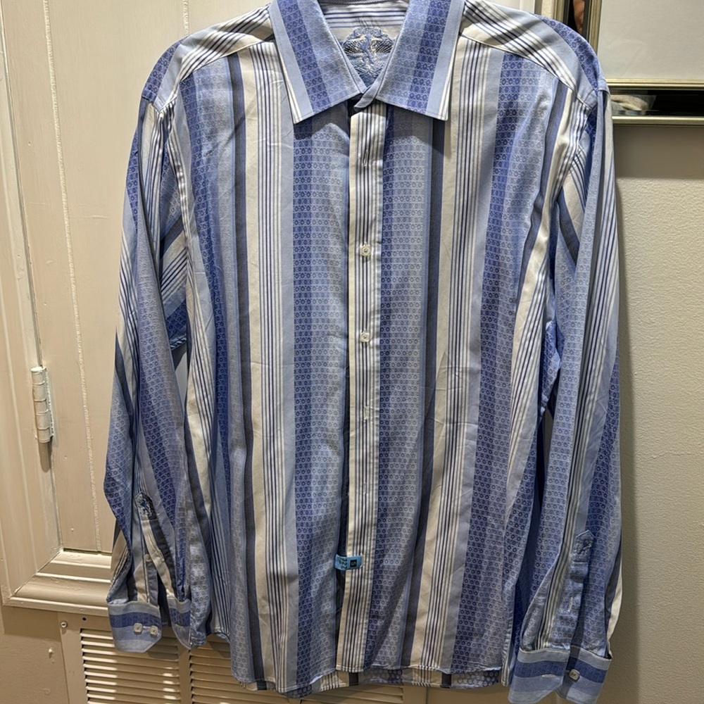 Men’s Bugatchi button down collared shirt